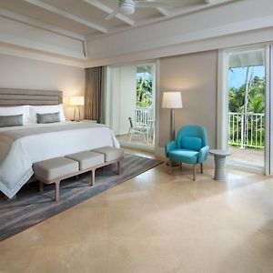 Deluxe King Room Garden View Roll Shower Mobility Accessible